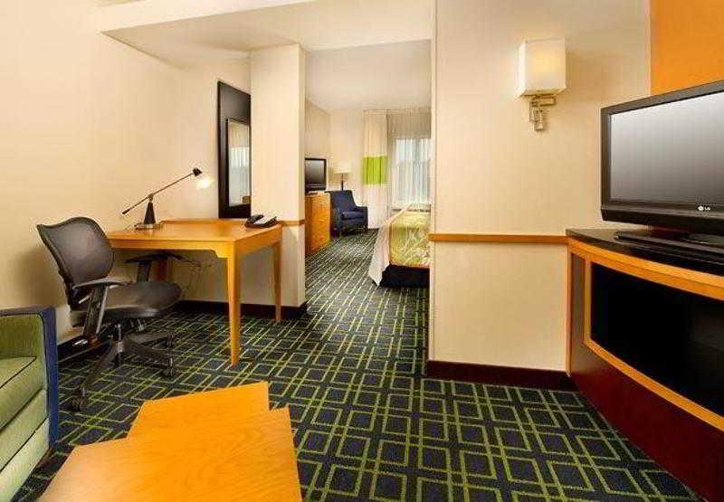 Fairfield Inn And Suites Cleveland Room photo